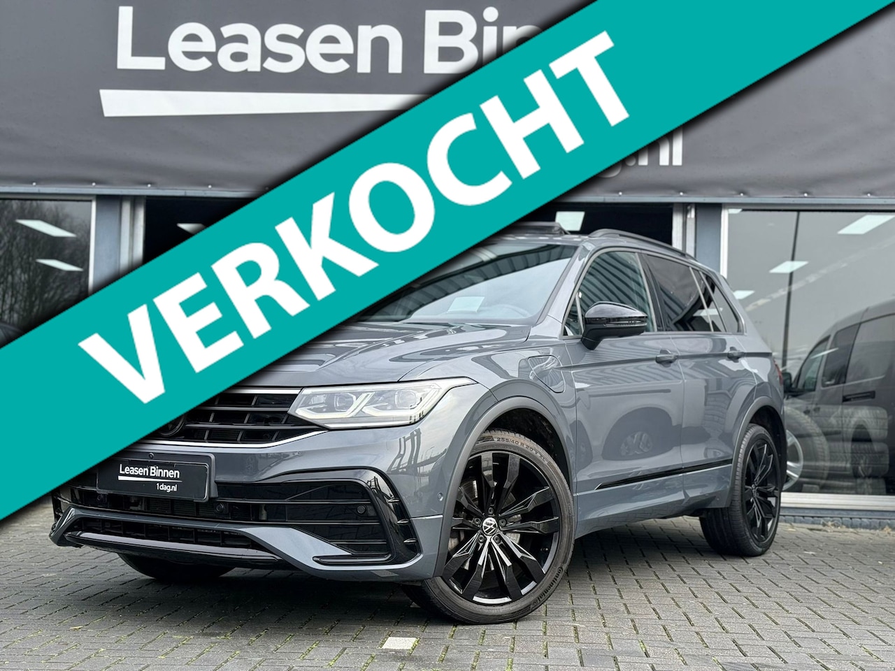 Volkswagen Tiguan - 1.5 TSI R-Line Leder|Head Up|360|Pano - AutoWereld.nl
