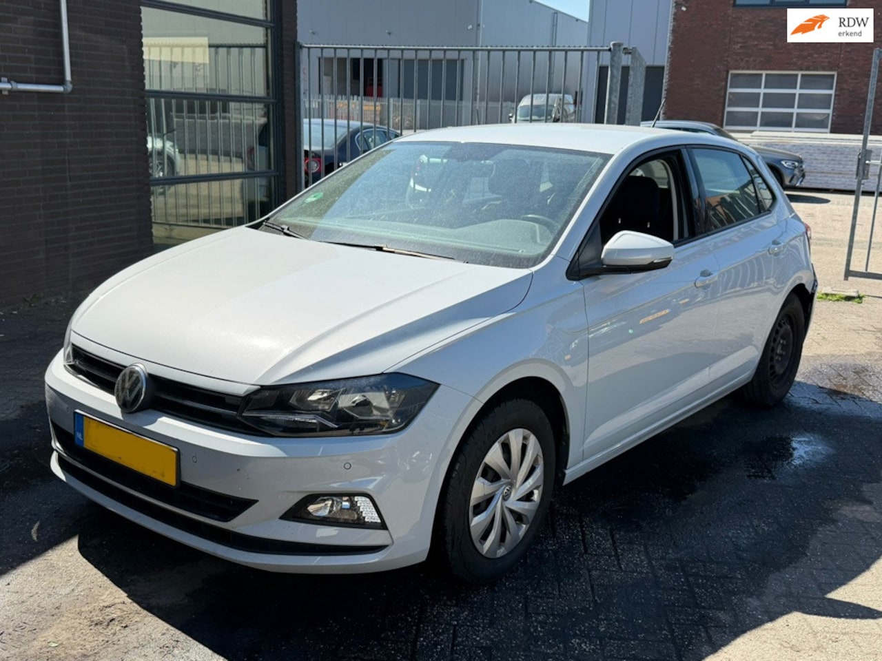 Volkswagen Polo - 1.0 TSI Comfortline * Virtual * Carplay * PDC * * Compleet kenteken * Verrijdbare Schade - AutoWereld.nl