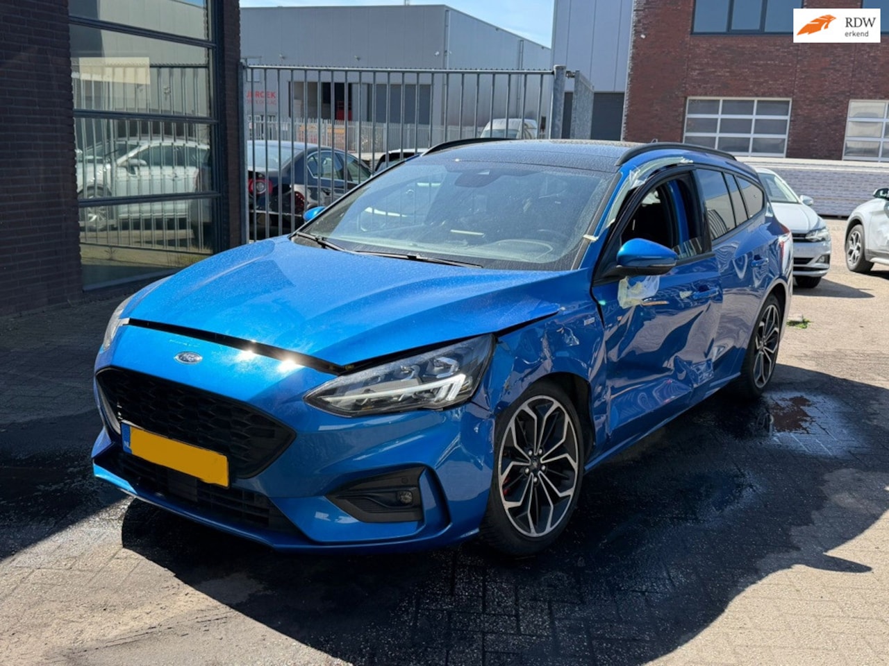 Ford Focus Wagon - 1.5 EcoBoost ST-Line Pano * Led * Navi * B&O * Compleet Kenteken * Verrijdbare Schade - AutoWereld.nl