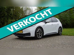 Volkswagen ID.3 - First Plus 58 kWh Camera verwarmde stoelen SOH Rapport
