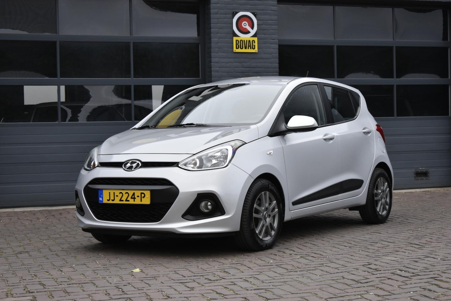 Hyundai i10 - 1.0i i-Motion Comfort Automaat - AutoWereld.nl