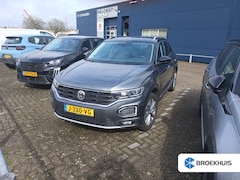 Volkswagen T-Roc - 1.5 TSI Sport | Achterbank in delen neerklapbaar | Achteruitrijcamera | Afwijkende dakkleu