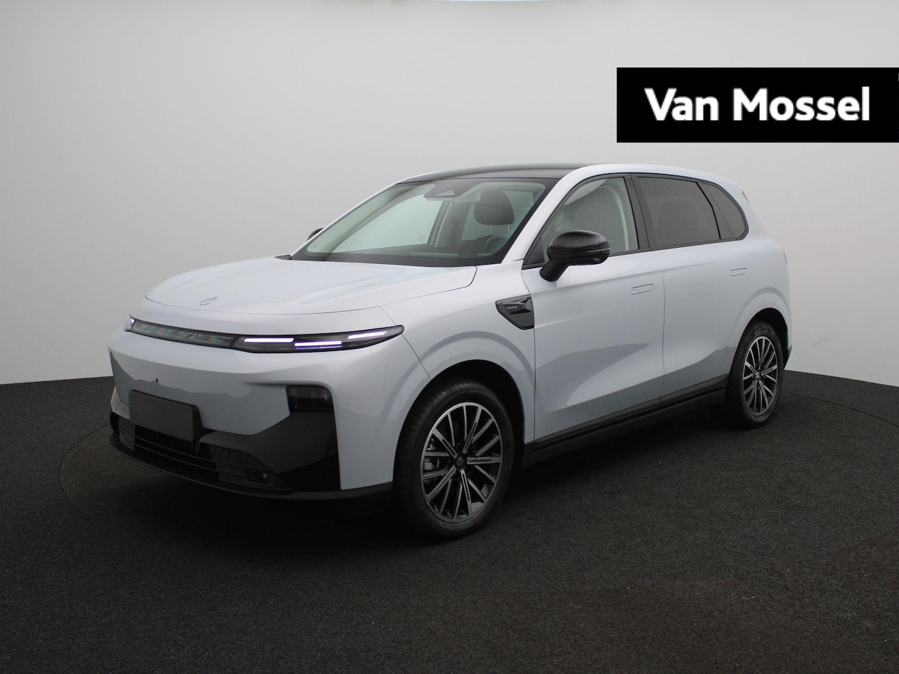 Leapmotor B10 - Design ProMax 67.1 kWh | VOORRAAD VOORDEEL | TOT 4 JAAR GARANTIE | VAN € 33.745,- VOOR € 3 - AutoWereld.nl