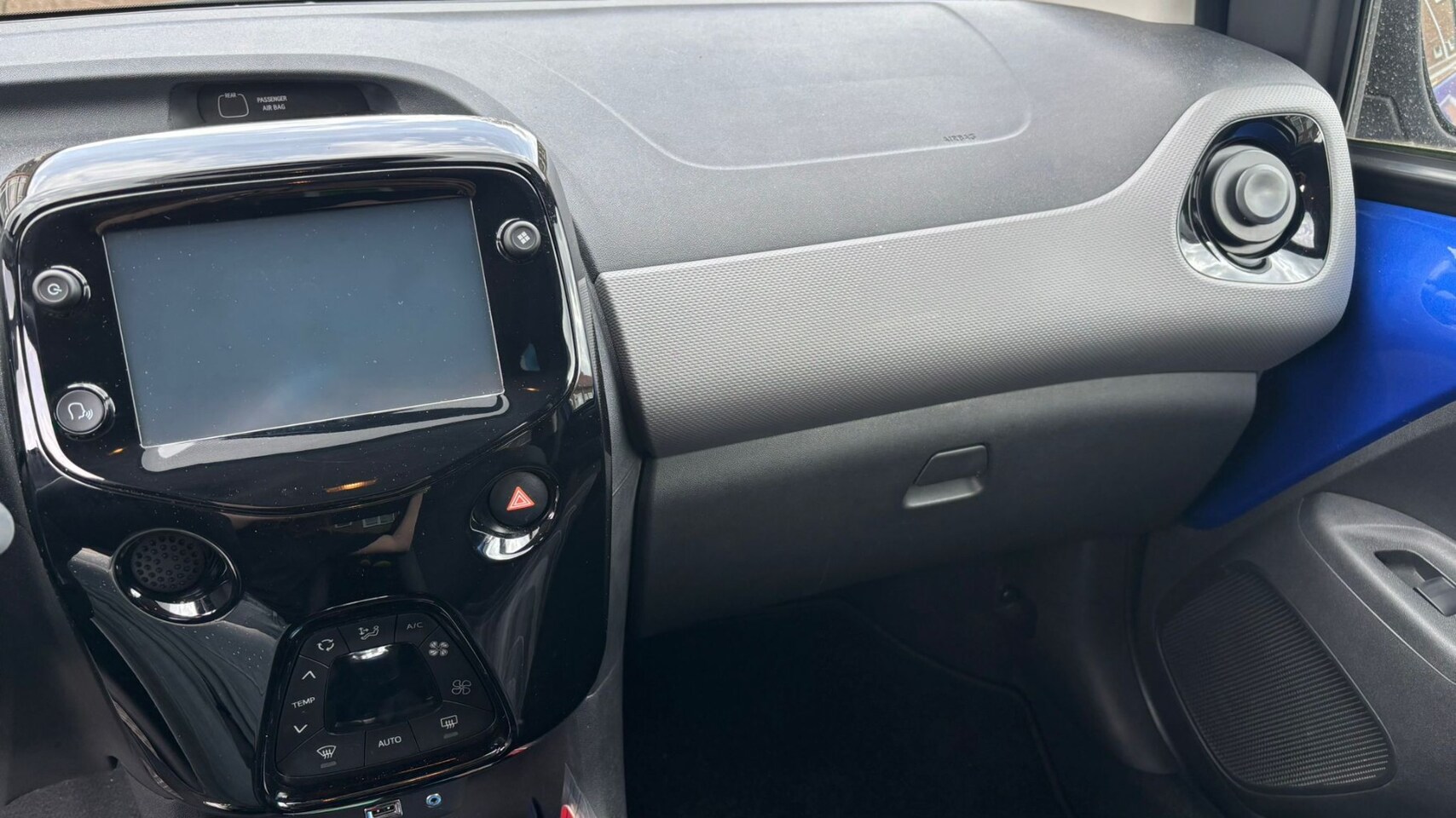 Peugeot 108 - 1.0 e-VTi Allure 1.0 e-VTi Allure - AutoWereld.nl