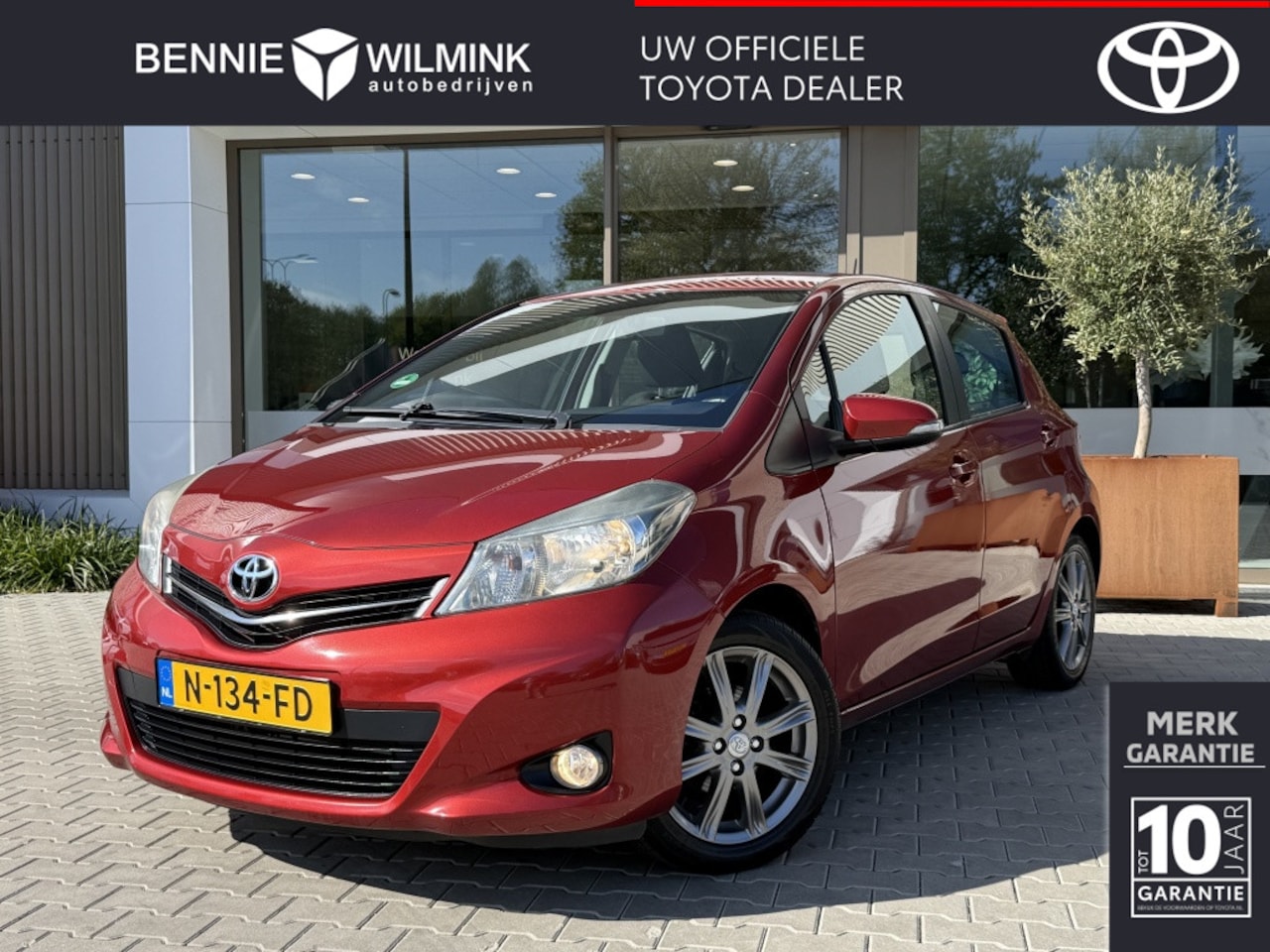 Toyota Yaris - 1.3 VVT-i Aspiration | Trekhaak | All Seasons | Navi | - AutoWereld.nl