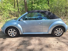 Volkswagen New Beetle Cabriolet - 2.0 Highline Kleur blauw, speed blue metalic zwarte kap