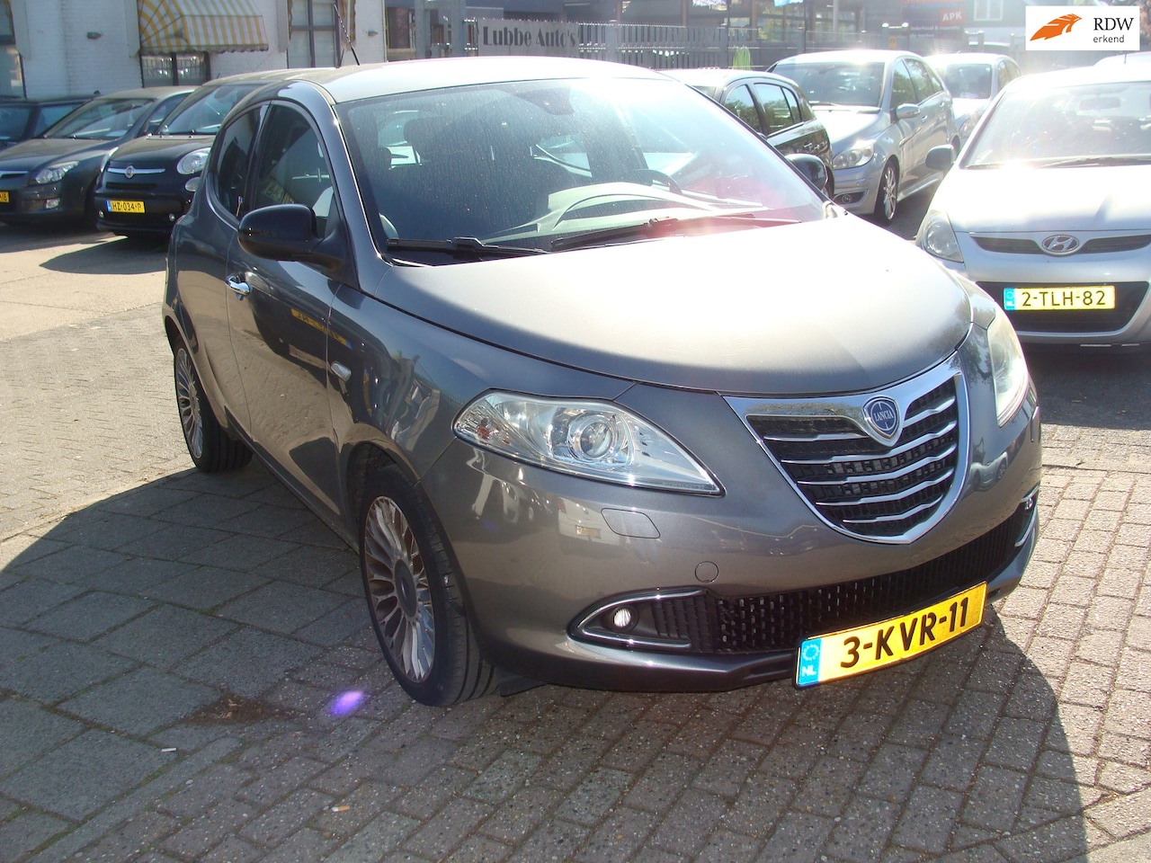 Lancia Y(psilon) - Ypsilon 0.9 TwinAir Platinum 5drs leer airco boekjes nap apk - AutoWereld.nl