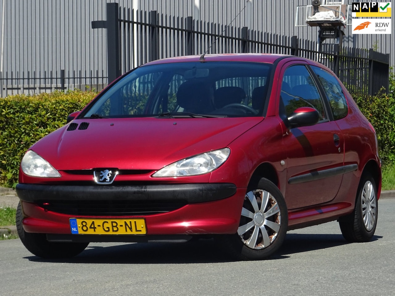 Peugeot 206 - 1.4 XT AUTOMAAT 146DKM/NAP/APK 02-2027 - AutoWereld.nl