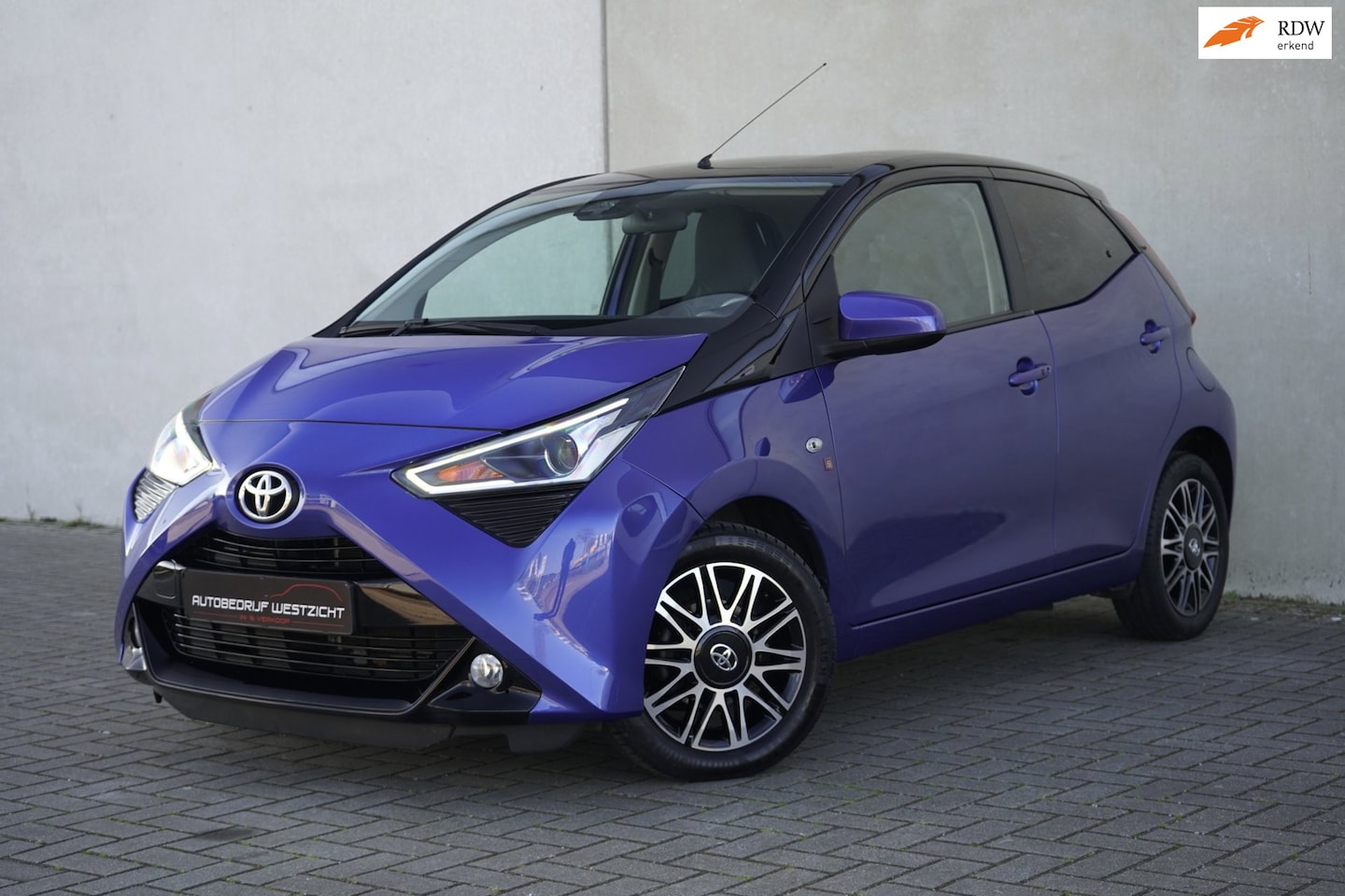 Toyota Aygo - 1.0 VVT-i x-clusiv Automaat, Carplay, Key-less! - AutoWereld.nl