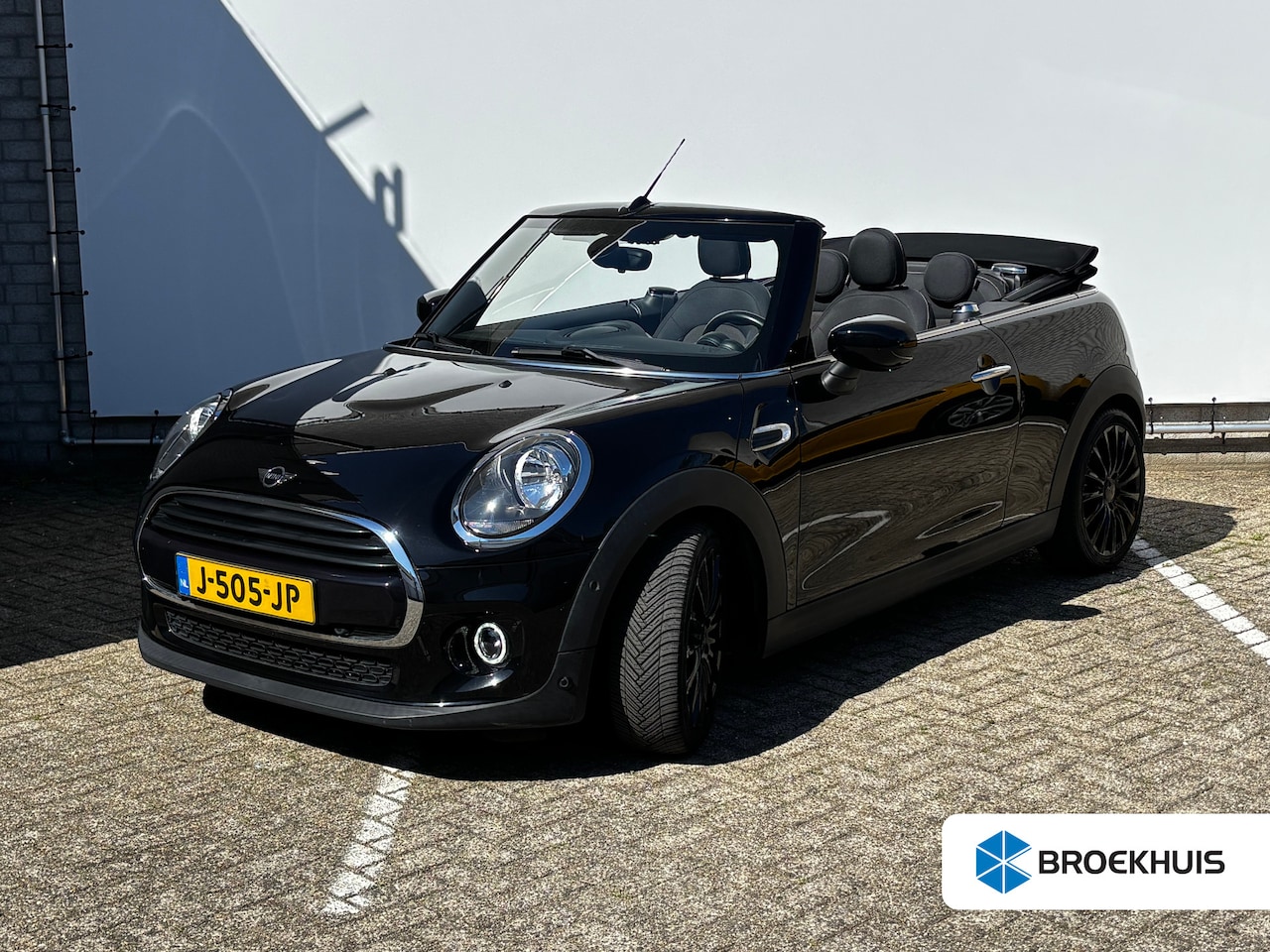 MINI Cabrio - Mini 1.5 Cooper | Airco | Bestuurdersstoel in hoogte verstelbaar | Bluetooth telefoonvoorb - AutoWereld.nl