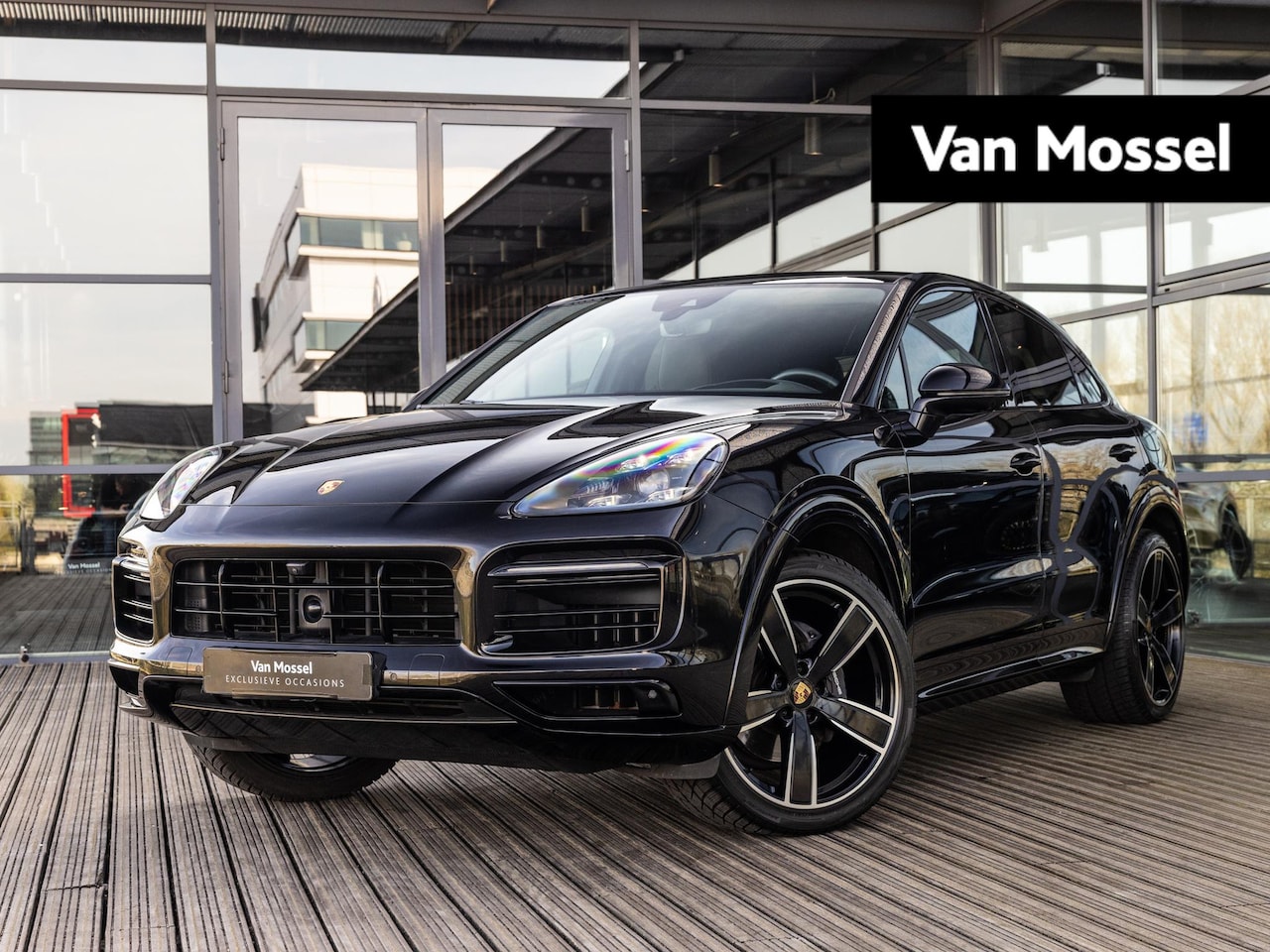 Porsche Cayenne Coupé - 3.0 E-Hybrid | SPORTDESIGN | SPORTCHRONO | SPORTUITLAATSYSTEEM | BOSE | SOFTCLOSE | 18-WEG - AutoWereld.nl