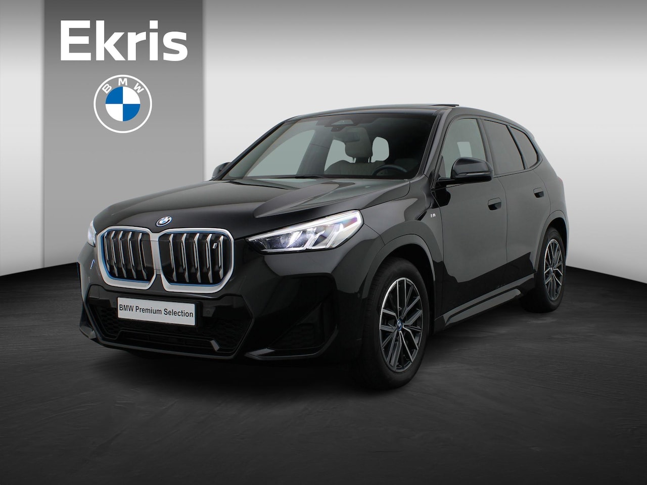 BMW iX1 - xDrive30 M Sportpakket | Comfort Pack | Travel Pack | Panoramadak | Elektrisch Verstelbare - AutoWereld.nl