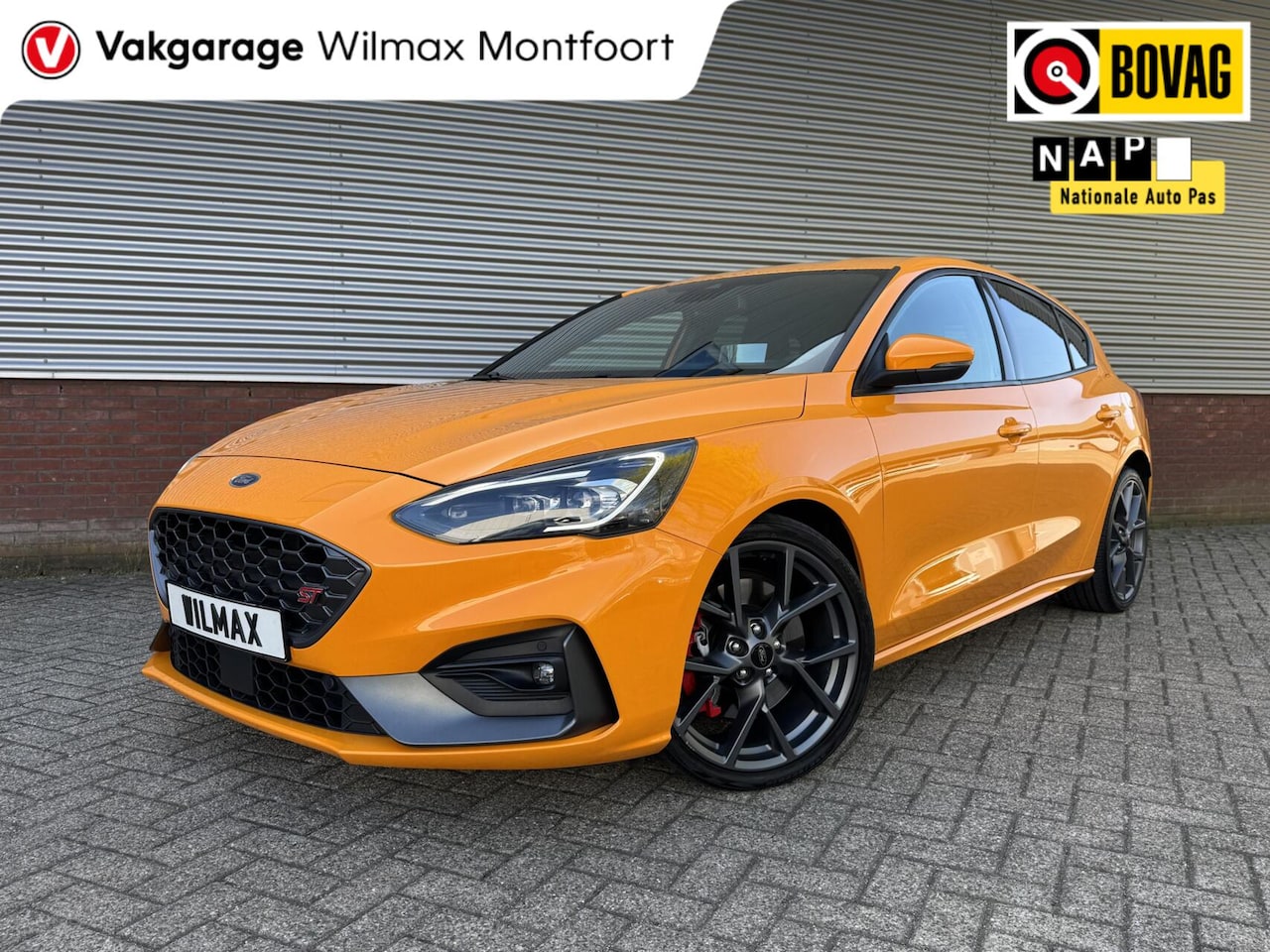 Ford Focus - 2.3 EcoBoost ST-3|ACC|HUD|Winterpack|Automaat|Orange Fury| - AutoWereld.nl