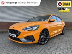 Ford Focus - 2.3 EcoBoost ST-3|ACC|HUD|Winterpack|Automaat|Orange Fury|