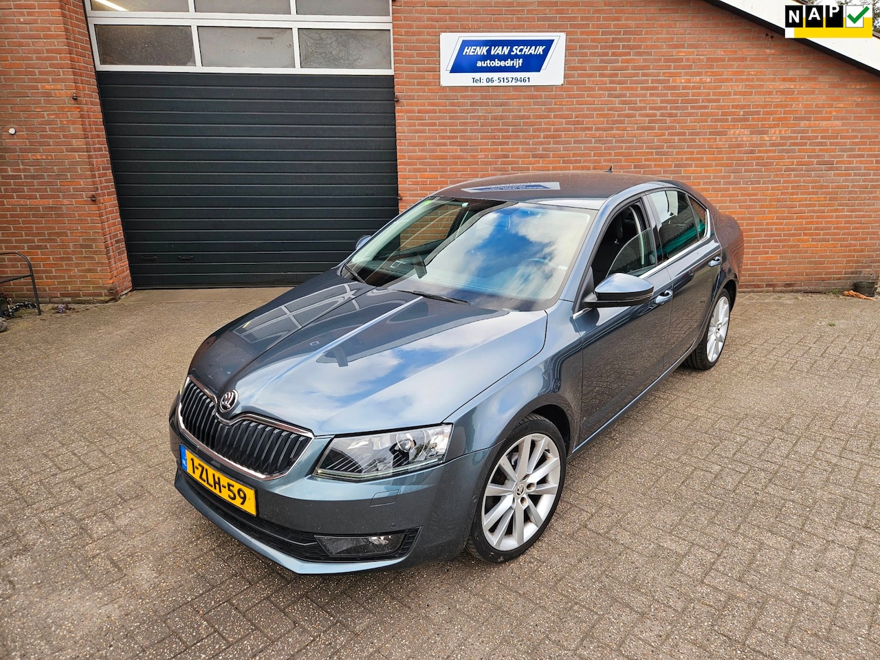 Skoda Octavia - 1.2 TSI Greentech Elegance Businessline 2015 AUTOMAAT - AutoWereld.nl