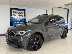 Volkswagen Tiguan - 1.4 TSI eHybrid R-Line Business+Black style Panoramadak / Trekhaak /Carplay/ Leer/ Headup
