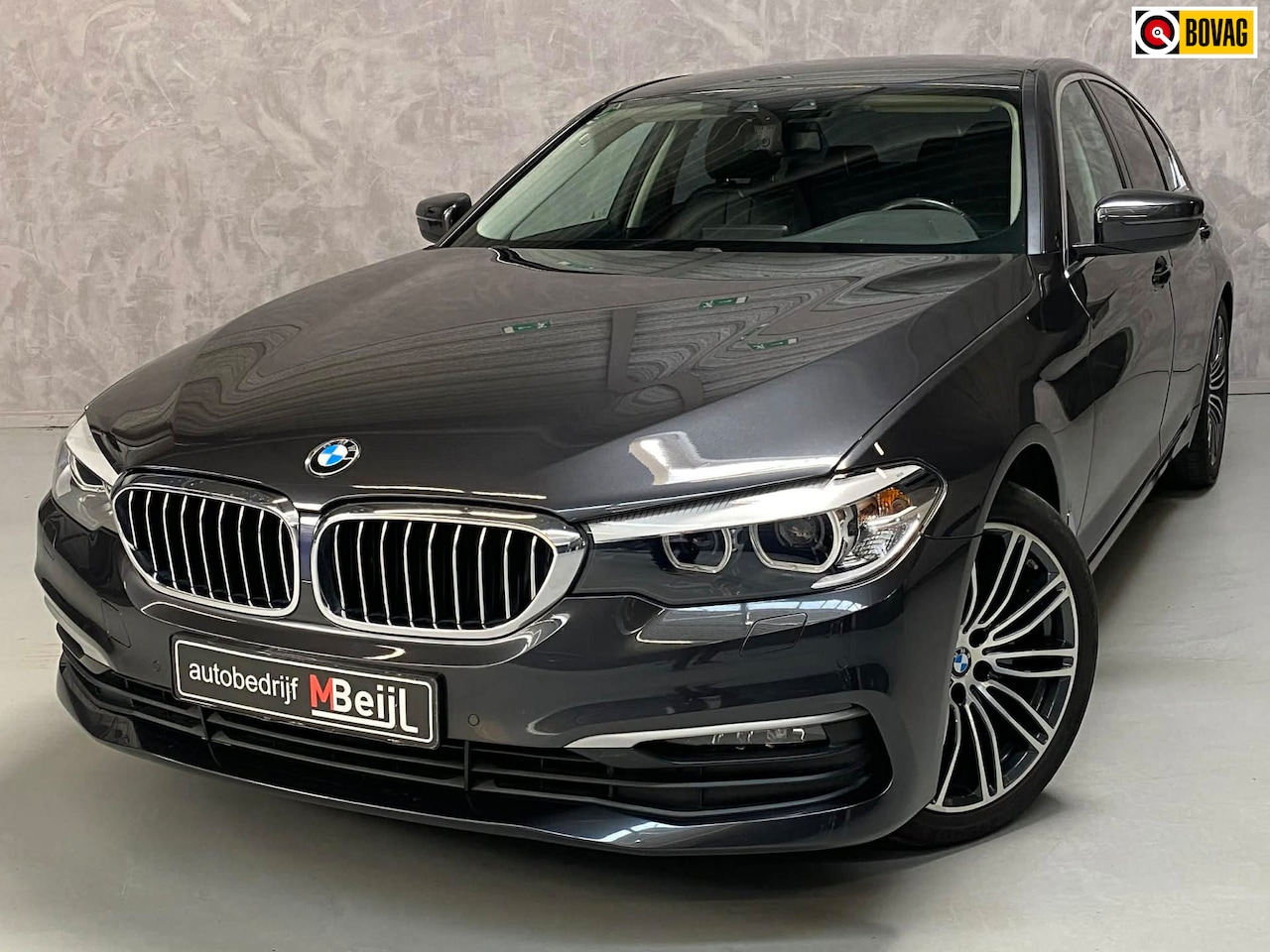 BMW 5-serie - 520i Executive /Led /Trekhaak /Leder - AutoWereld.nl
