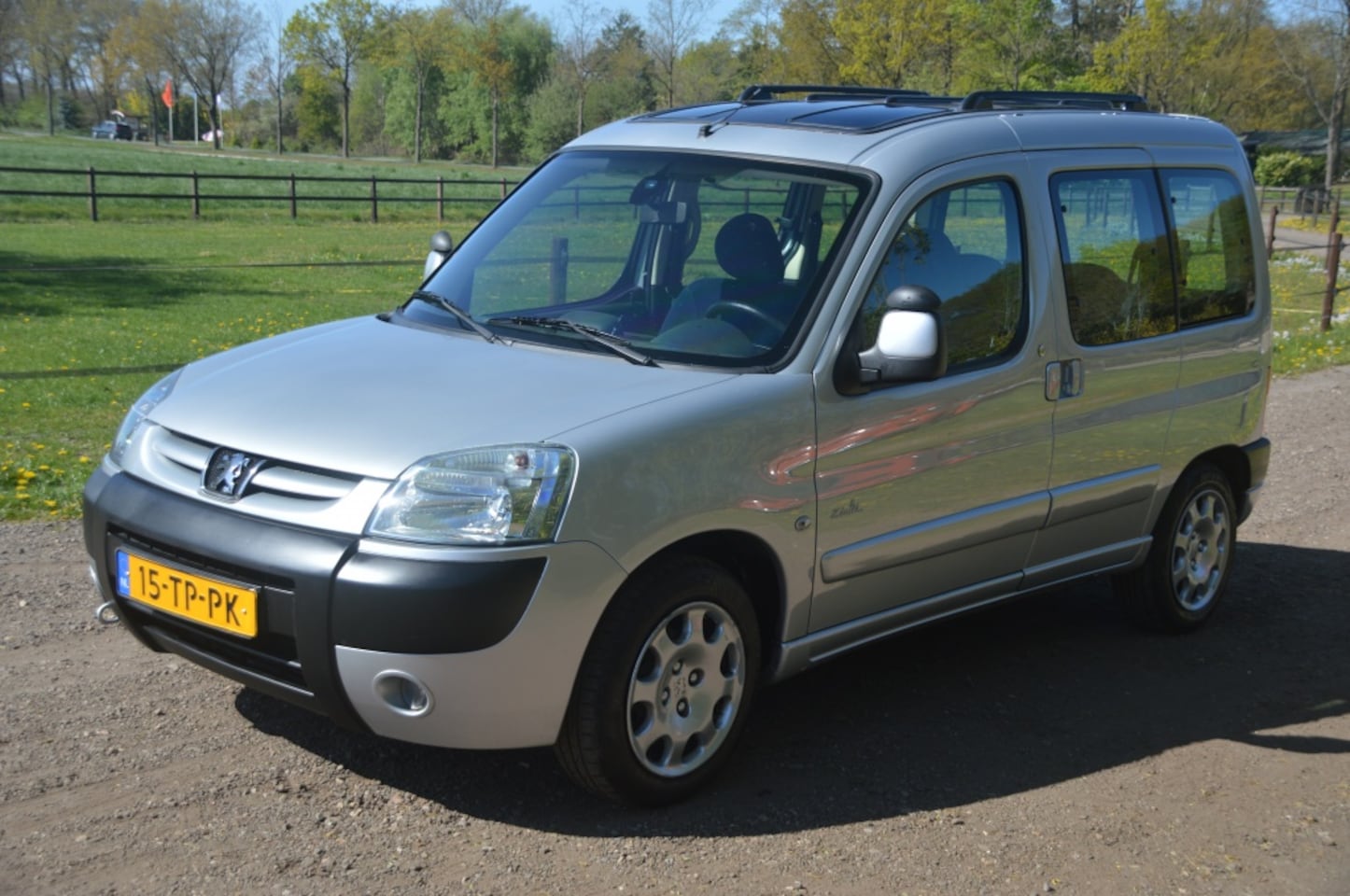 Peugeot Partner MPV - 1.6-16V Zenith 4 Airco Cruise Trekhaak APK Maart 2027 - AutoWereld.nl