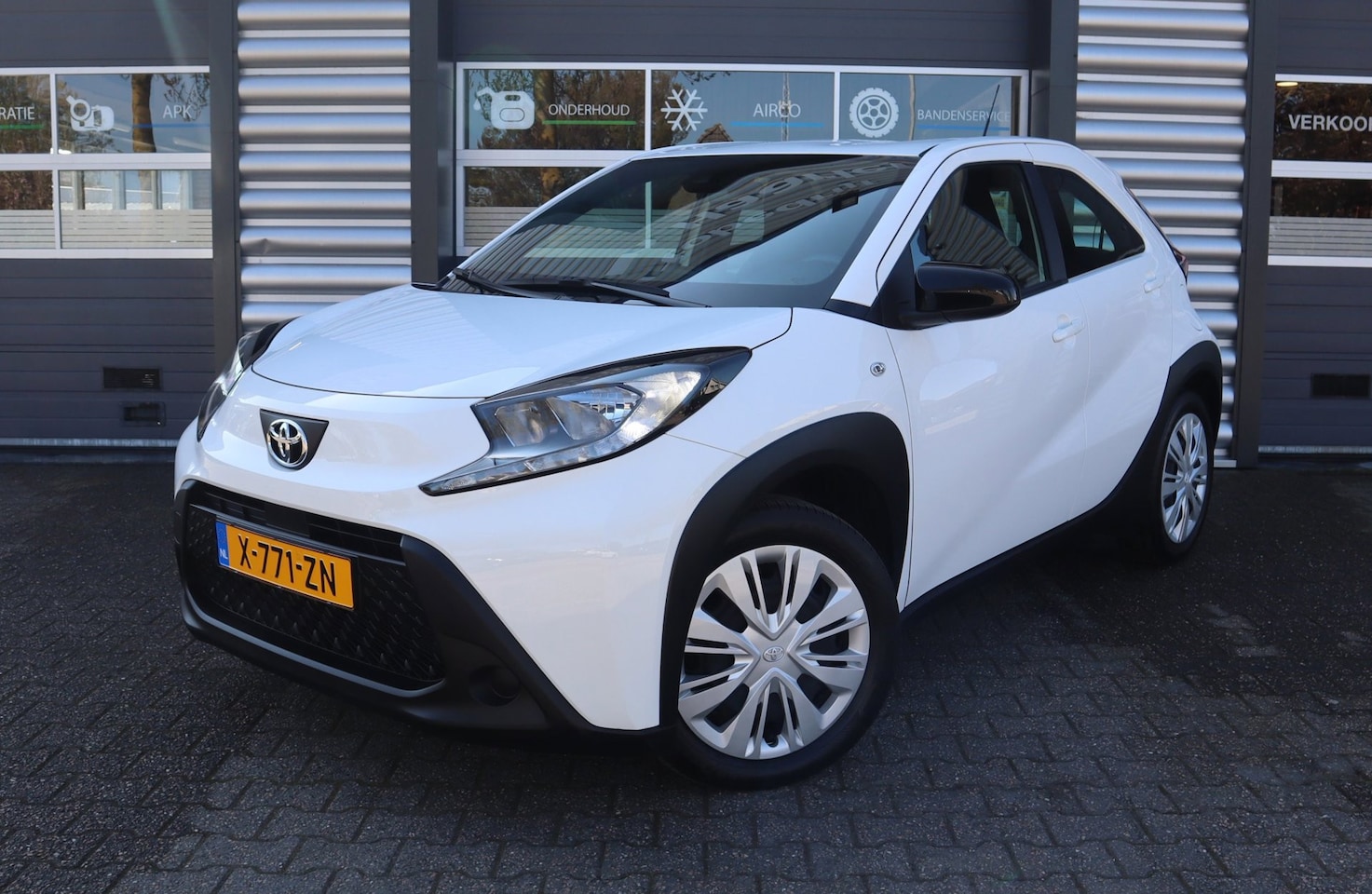 Toyota Aygo X - 1.0 VVT-i MT play 1.0 VVT-i MT Play - AutoWereld.nl