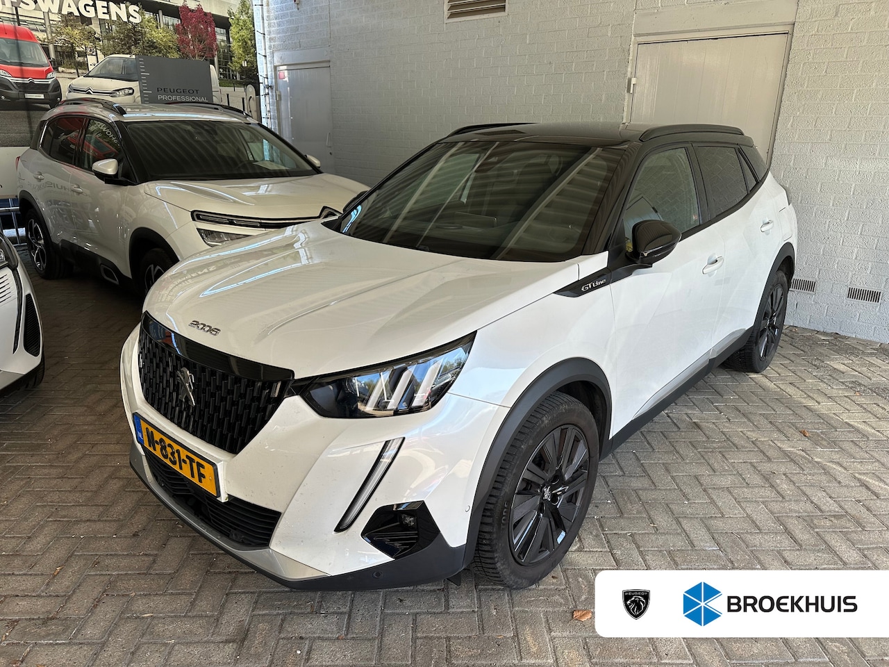 Peugeot 2008 - 1.2 PureTech GT Pack | Achteruitrijcamera | Airco (automatisch) | Audio installatie premiu - AutoWereld.nl