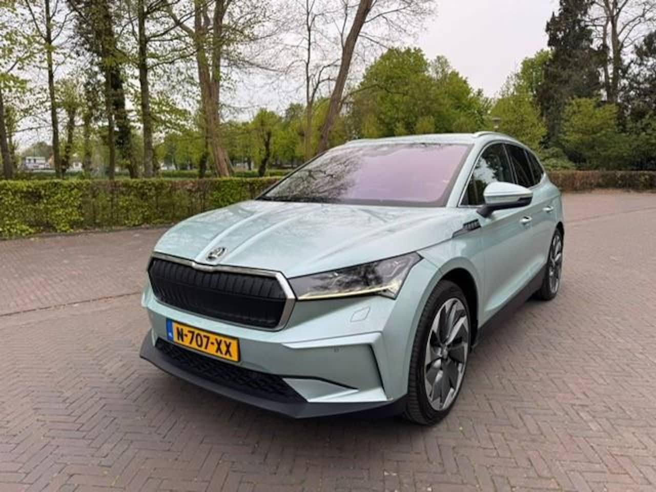 Skoda Enyaq iV - 80 First Edition 77kWh SOH 90%/Trekhaak/Acarplay/Navi/Full LED/Leer/Fabrieksgarantie - AutoWereld.nl