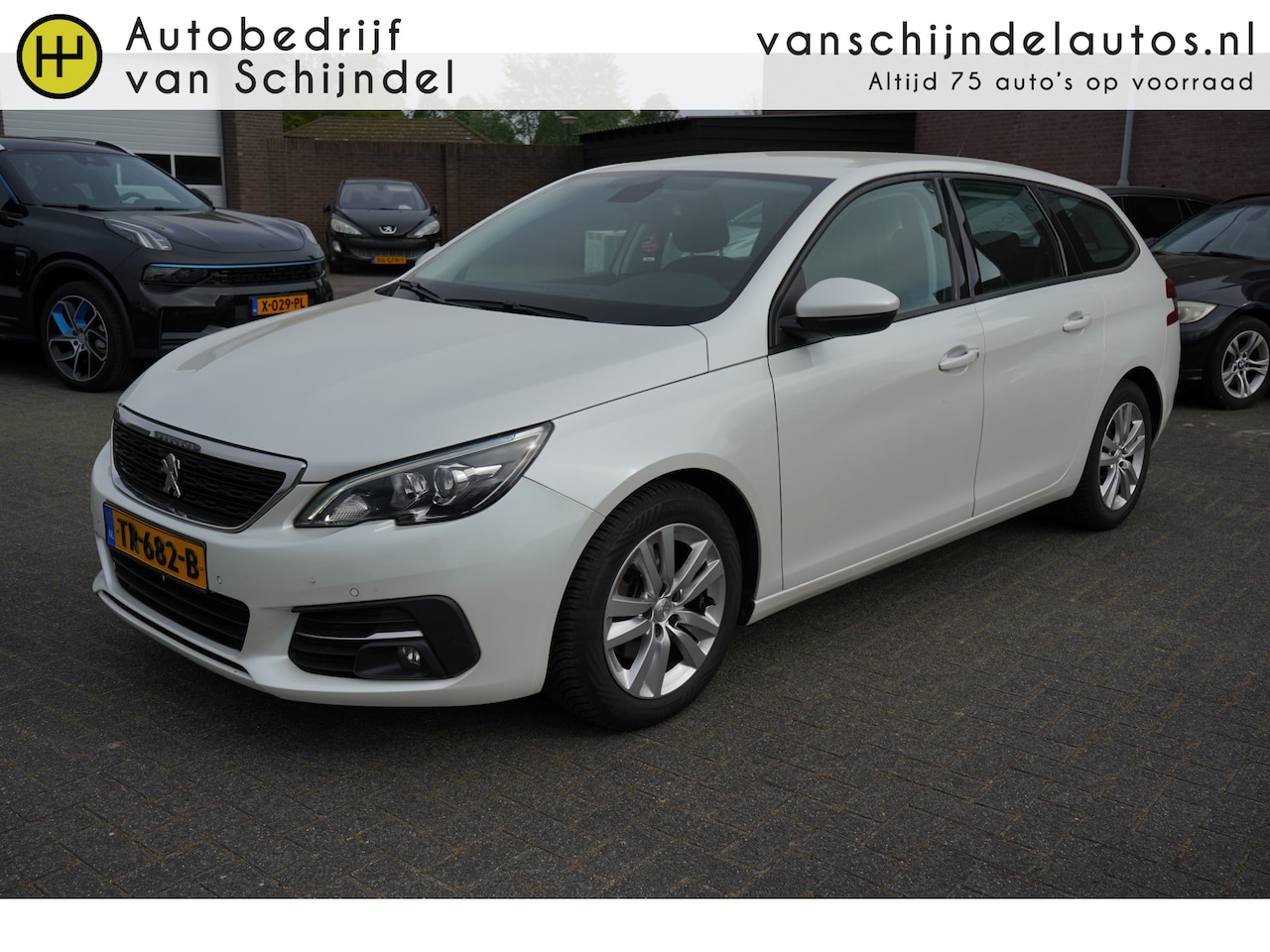 Peugeot 308 SW - 1.2 PureTech Blue Lease Premium LET OP! MOTORPROBLEEM - AUTO RIJDT NOG CAMERA- NAVI - CARP - AutoWereld.nl