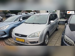 Ford Focus Wagon - 1.6-16V Titanium