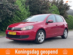 Volkswagen Golf - 1.2 TSI Highline BlueMotion 5DR*Clima*Dealer onderhouden*LM velgen*Parkeersensoren