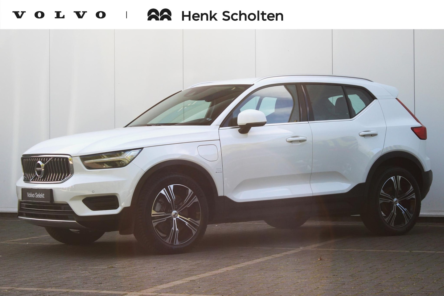 Volvo XC40 - T4 Recharge Inscription | Verwarmbare voorstoelen en stuurwiel | Apple carplay/Android aut - AutoWereld.nl