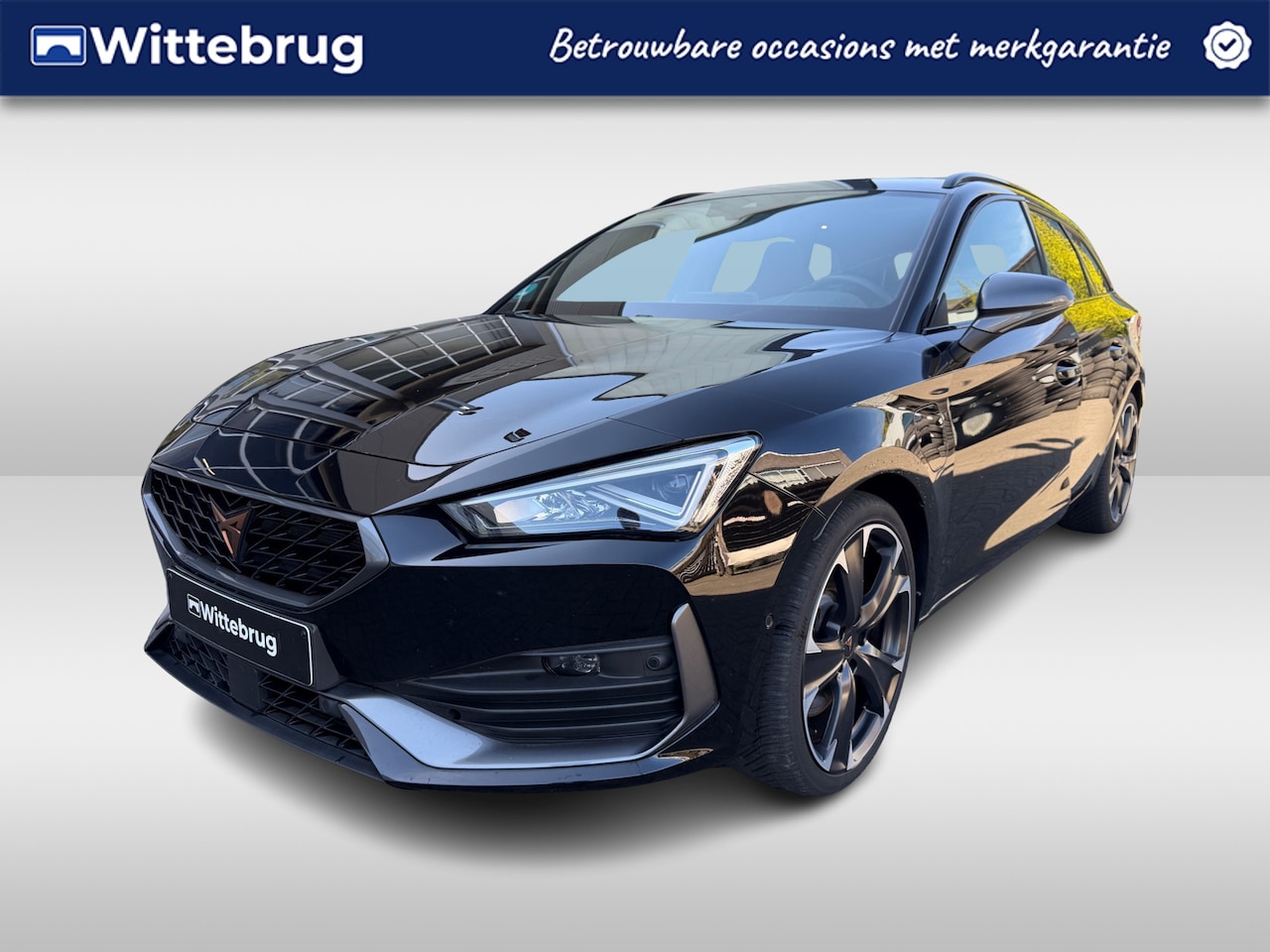 CUPRA Leon Sportstourer - 1.4 e-Hybrid 245pk Performance Supersport DSG Automaat Panoramadak / 19"LM velgen / Memory - AutoWereld.nl