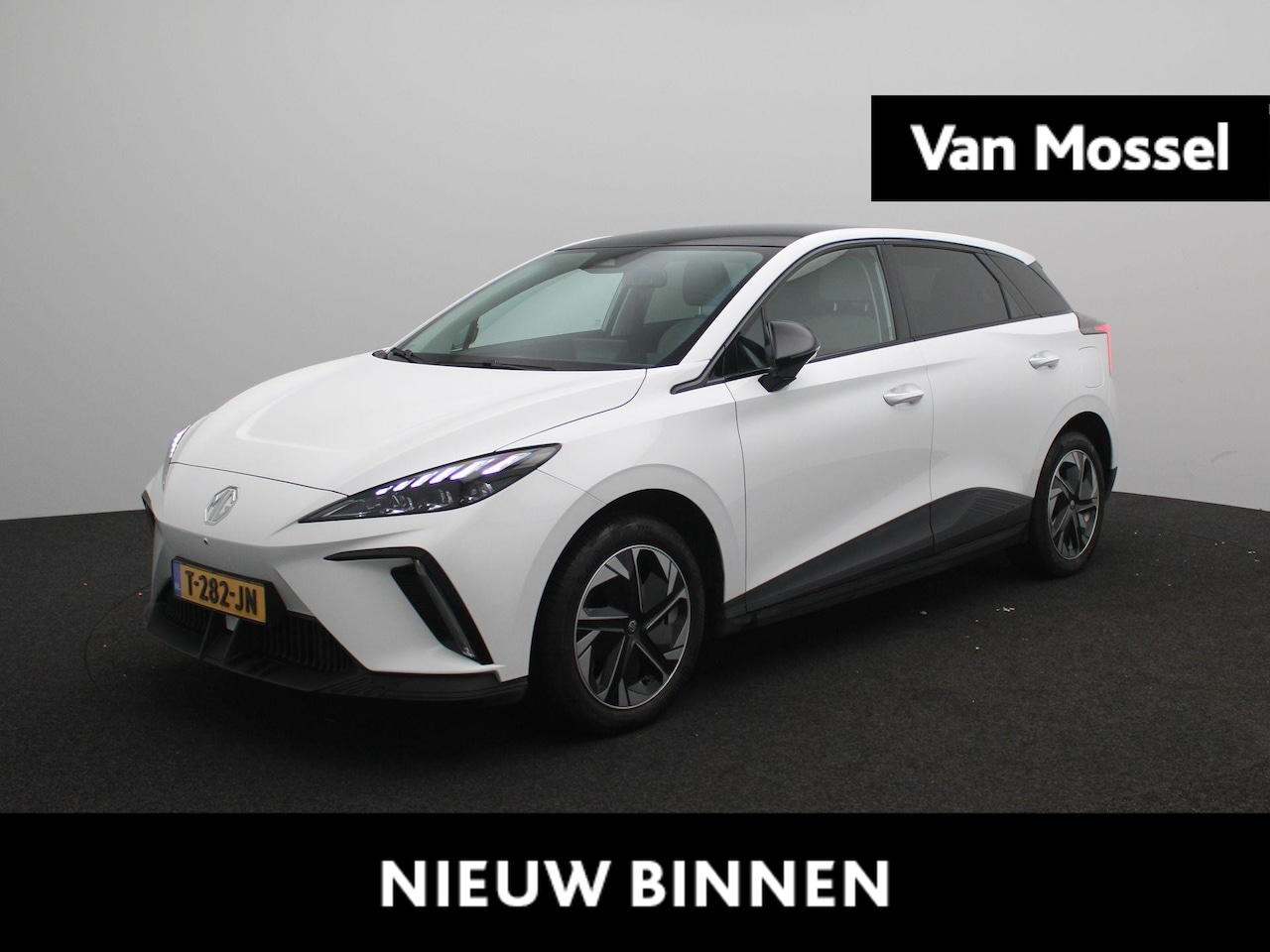 MG MG4 Electric - Luxury 64 kWh | Apple Carplay/Android Auto | Camera | Stoelverwarming | Cruise Control | C - AutoWereld.nl