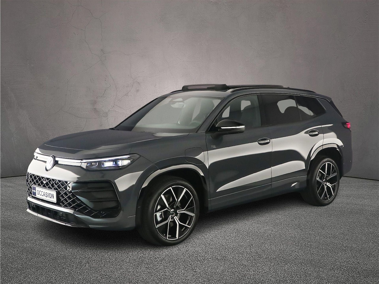 Volkswagen Tayron - 1.5 eHybrid R-Line Edition 272pk DSG Automaat, Panoramadak, Rondomzicht camera, Trekhaak, - AutoWereld.nl