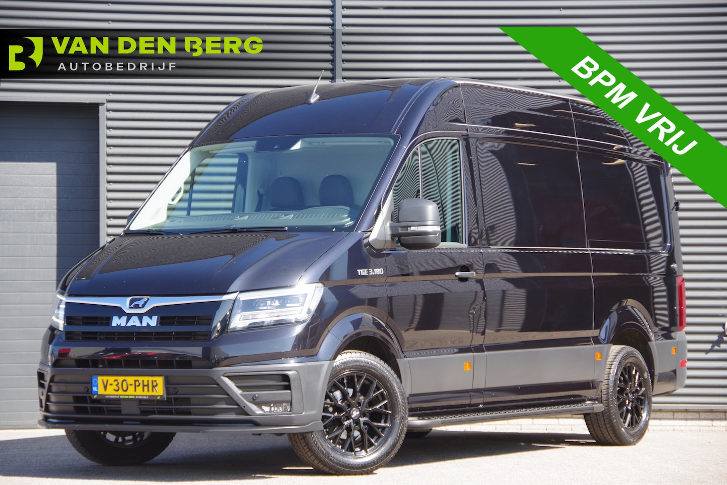 MAN TGE - 3.180 35 2.0 177PK AUT. 3-ZITS, LED, TREKHAAK, GEV. STOEL, CAMERA, CRUISE, AIRCO, PARKEERS - AutoWereld.nl