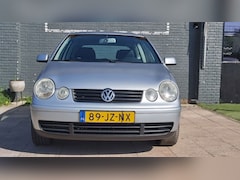 Volkswagen Polo - 1.4-16V Highline