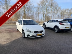 Volvo V60 - 1.6 T3 R-Design TREKHAAK CRUISE NAVI CLIMA