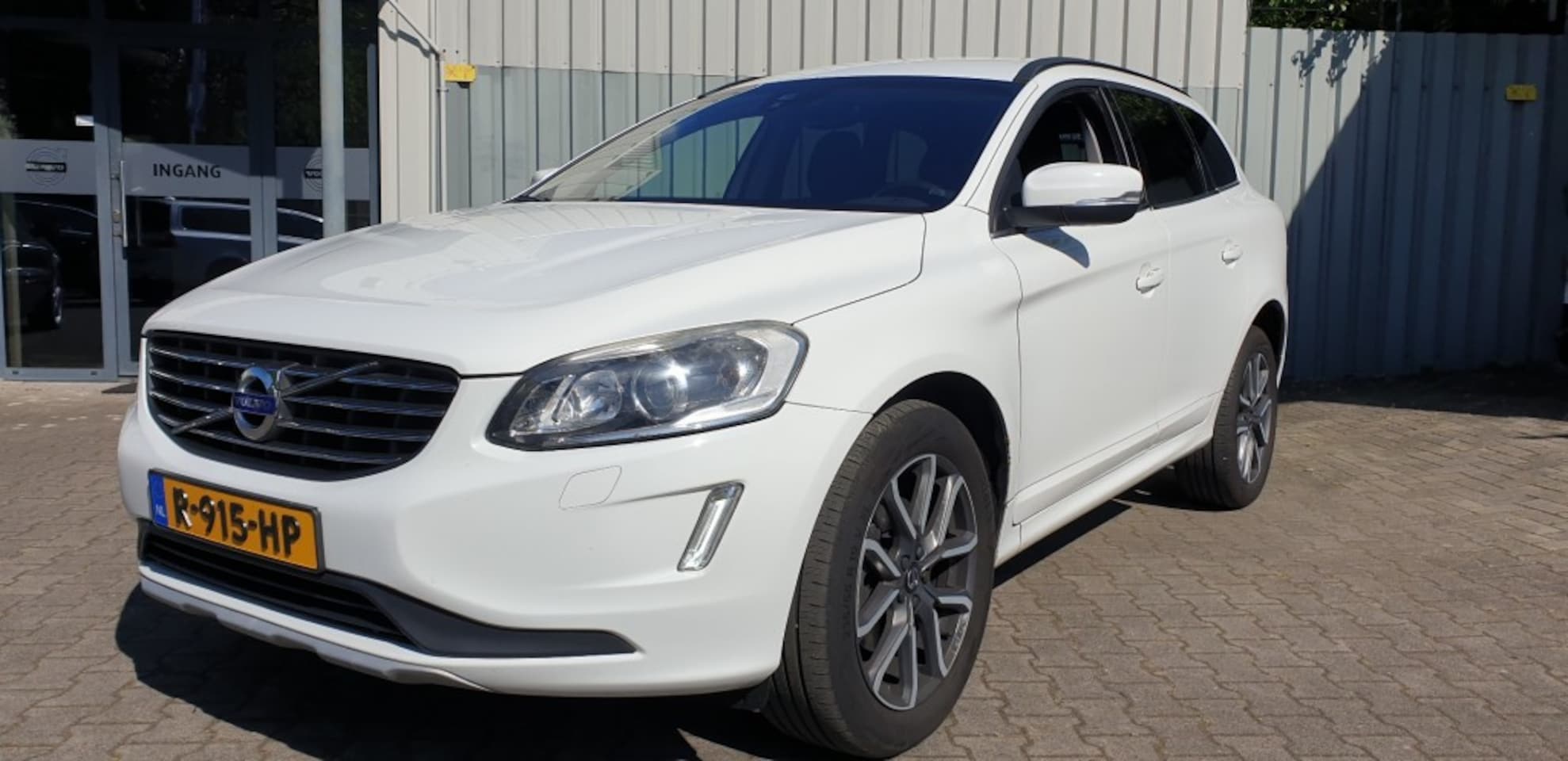 Volvo XC60 - 2.5T Automaat AWD - AutoWereld.nl