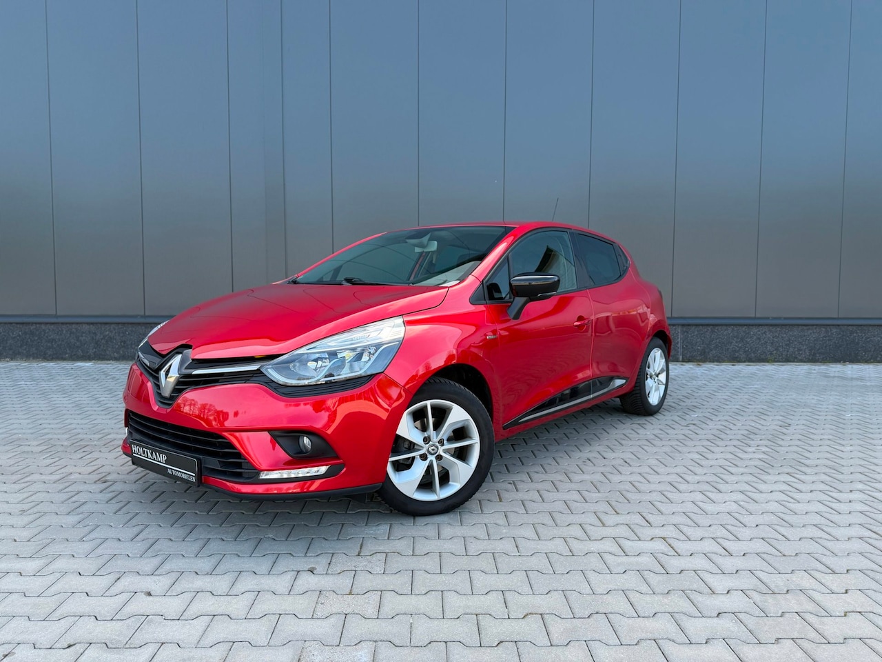 Renault Clio - 1.2 TCe Limited | CRUISE | BLUETOOTH | NAVI - AutoWereld.nl