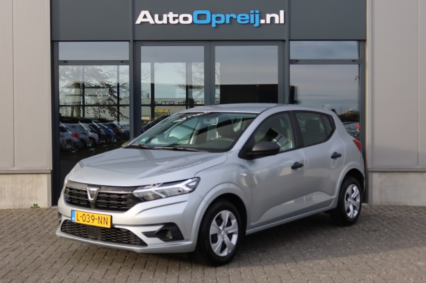 Dacia Sandero - 1.0 TCe 91pk Essential Airco, Cruise, Dealer onderhouden - AutoWereld.nl