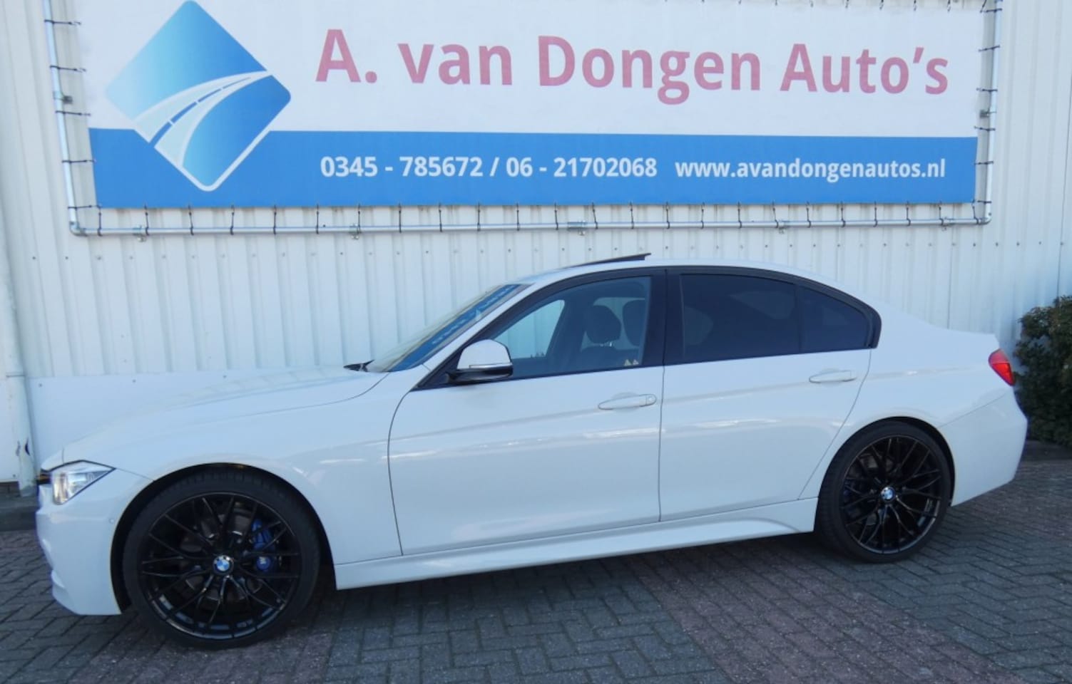BMW 3-serie - 335I XDRIVE M-Sport Autmaat,Led,Memory,Schuifdak,Trhaak - AutoWereld.nl