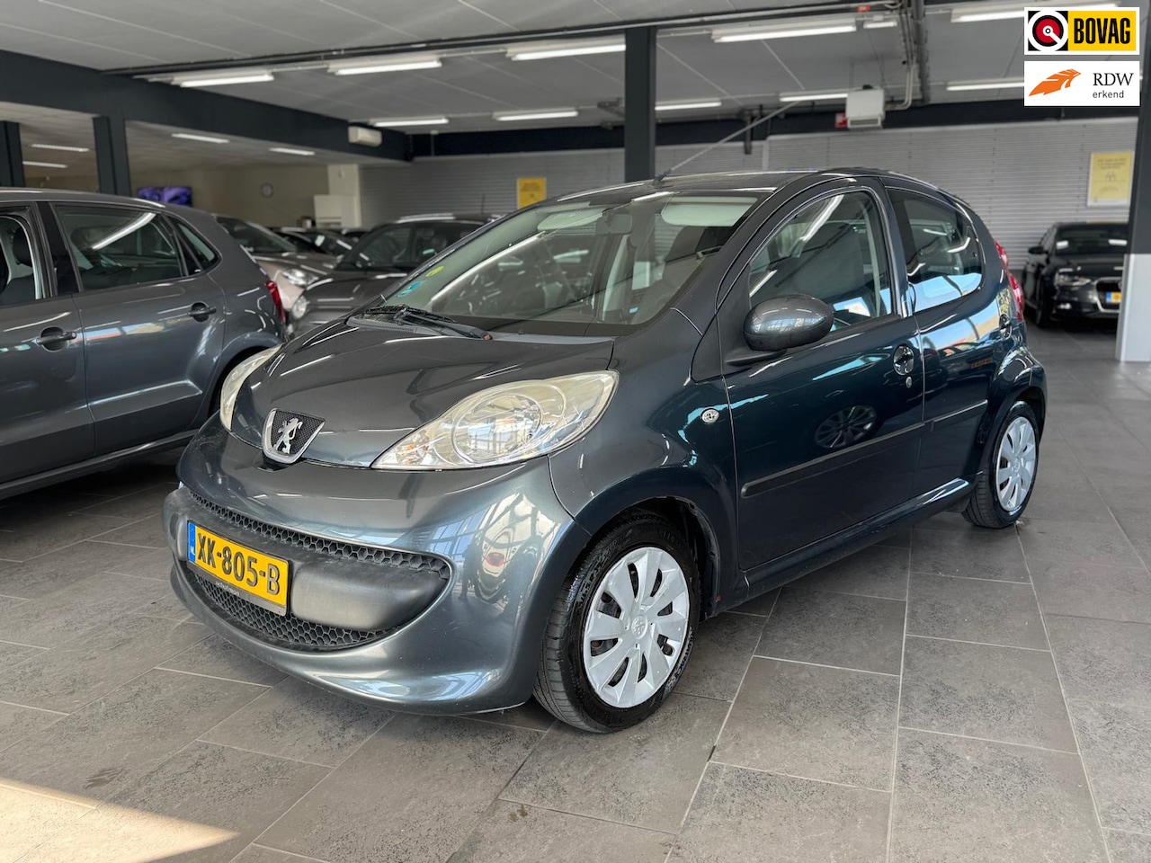 Peugeot 107 - 1.0-12V XR automaat 5-deurs airco elektrische pakket apk 04-02-2027 - AutoWereld.nl