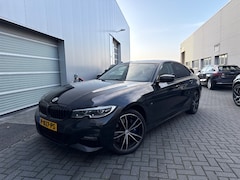 BMW 3-serie - 330e High Executive 292 PK | M Sport | Panoramadak | Voorstoelen Verwarmd | Achteruitrijca