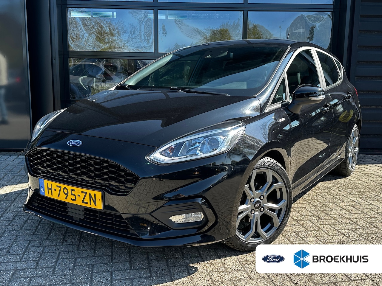 Ford Fiesta - 1.0 95 PK ST-Line | STUUR, STOEL EN VOORRUITVERWARMING| NAVIGATIE + APPLE CARPLAY/ANDROID - AutoWereld.nl