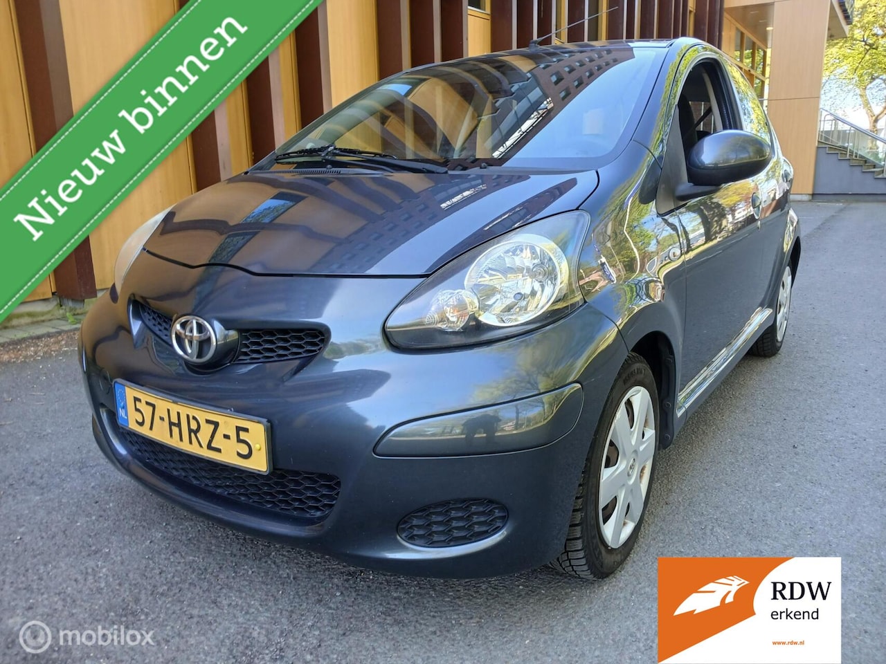 Toyota Aygo - 1.0-12V Comfort airco 5 deurs apk 4-5-2027 - AutoWereld.nl
