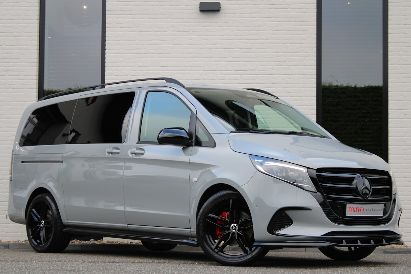 Mercedes-Benz Vito - 119 CDI / Aut / Lang / DC / 2x Schuifdeur / Leer / Led / Camera / Vol Opties / NIEUWSTAAT - AutoWereld.nl