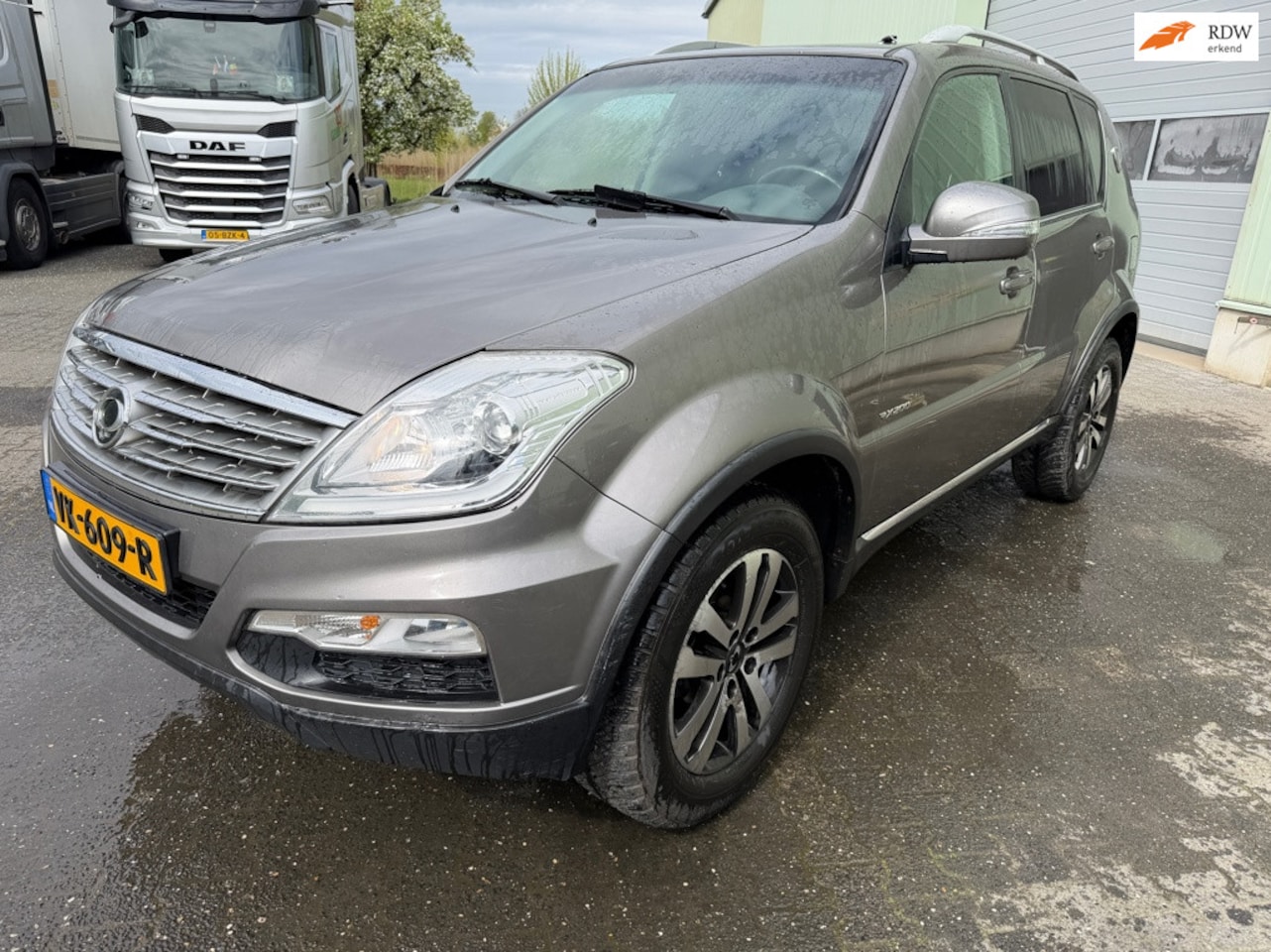 SsangYong Rexton - RX 200 e-XDI Quartz Grijs kenteken 4 WD - AutoWereld.nl