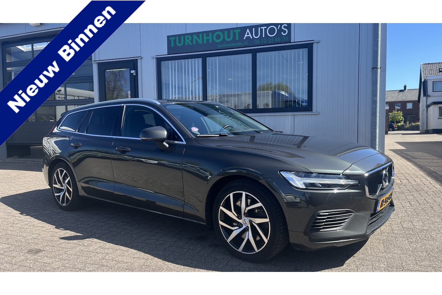 Volvo V60 - 2.0 T6 Twin Engine AWD Momentum Pro 2.0 T6 Twin Engine AWD Momentum Pro - AutoWereld.nl