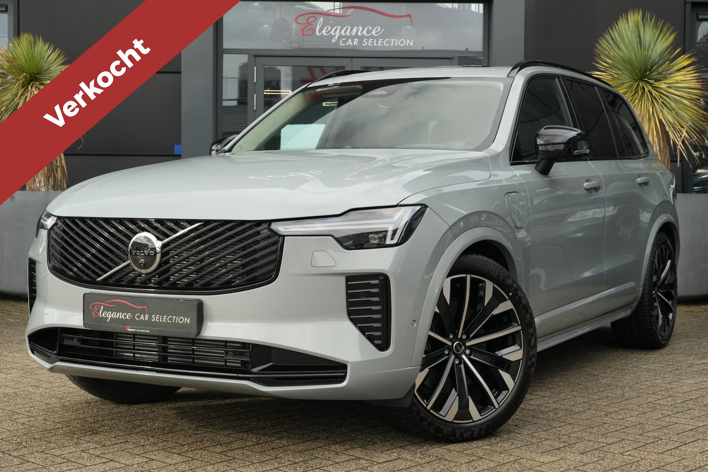 Volvo XC90 - 2.0 T8 FACELIFT Plug-in hybrid AWD Ultra Dark 455pk Panoramadak/Bowers&Wilkins/Luchtvering - AutoWereld.nl