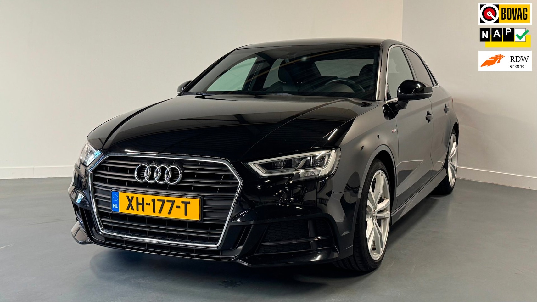 Audi A3 Limousine - 30 TFSI Sport S Line Edition | NL-AUTO | DEALER OND. | PARKEERSENS. | SPORTSTOELEN | - AutoWereld.nl