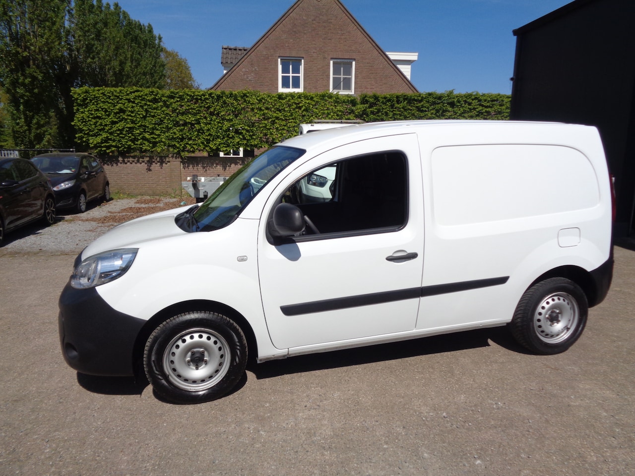 Renault Kangoo - 1.5 Blue dCi 95 Comfort Airco, PDC, R-Link, Navigatie, zijdeur, EURO 6 !! - AutoWereld.nl