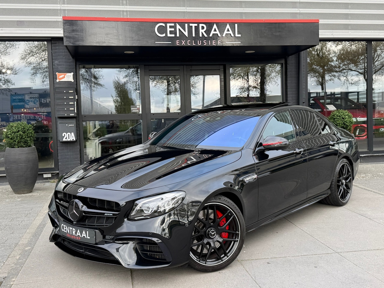 Mercedes-Benz E-klasse - AMG 63 S 4MATIC Pano|Massage|Memory|Burmester|612PK|Camera - AutoWereld.nl